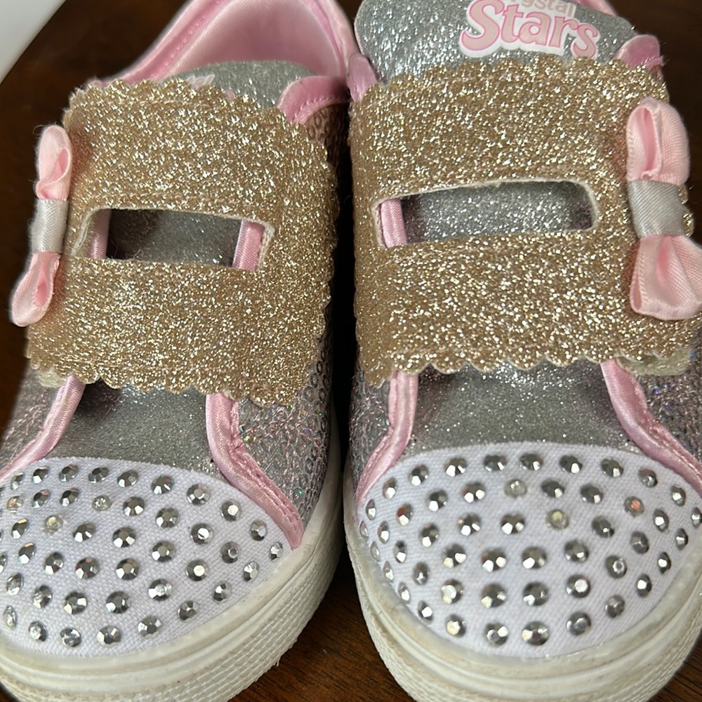 Sketchers sport Glittery Pink and Silver Kids Sneakers. Size 9. Lights up